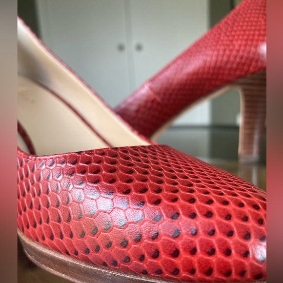 COLE HAAN Sz 6 B Bethany Grand OS Snakeskin Embossed Pumps Heels D38994 Red - Picture 11 of 14